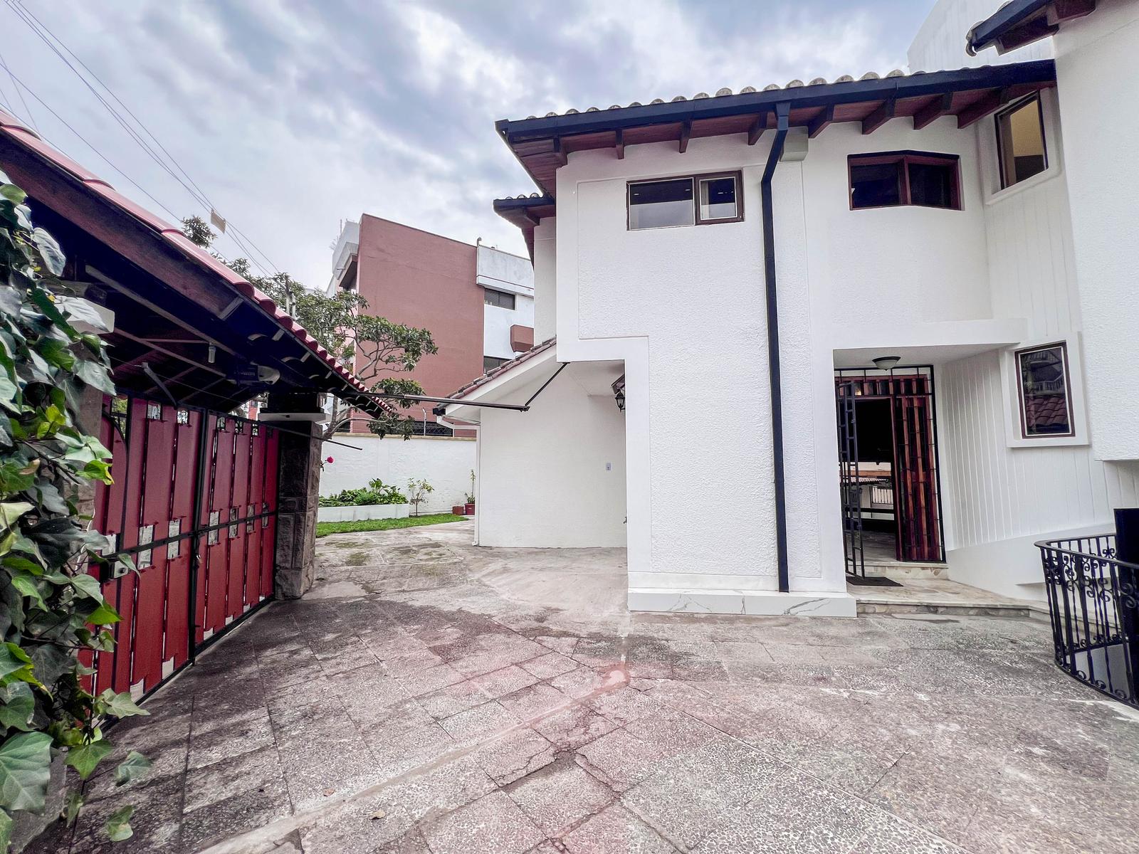 Local en alquiler en Pichincha | Quito | El Batán, Tomas Bermur y Guanguiltagua - Batán Alto, 511 m²