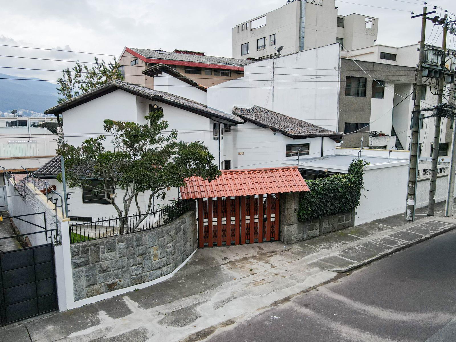 Local en alquiler en Pichincha | Quito | El Batán, Tomas Bermur y Guanguiltagua - Batán Alto, 511 m²