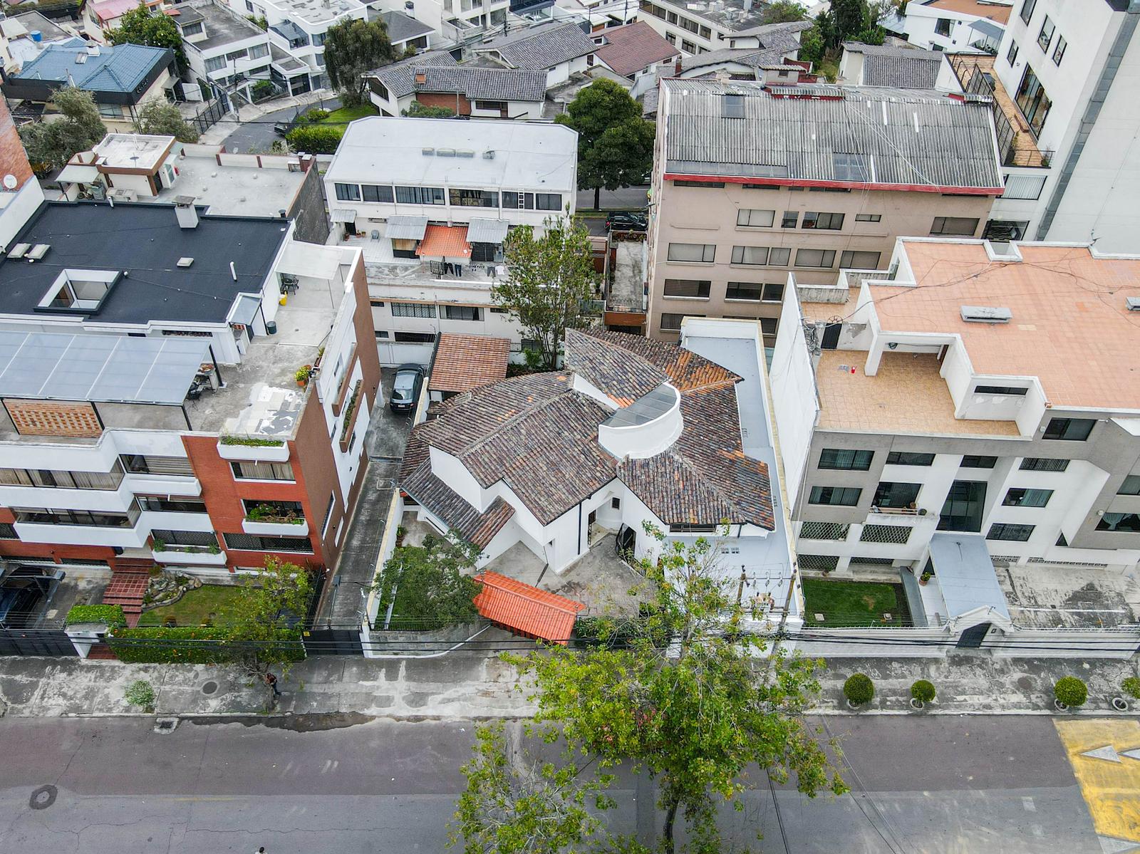 Local en alquiler en Pichincha | Quito | El Batán, Tomas Bermur y Guanguiltagua - Batán Alto, 511 m²