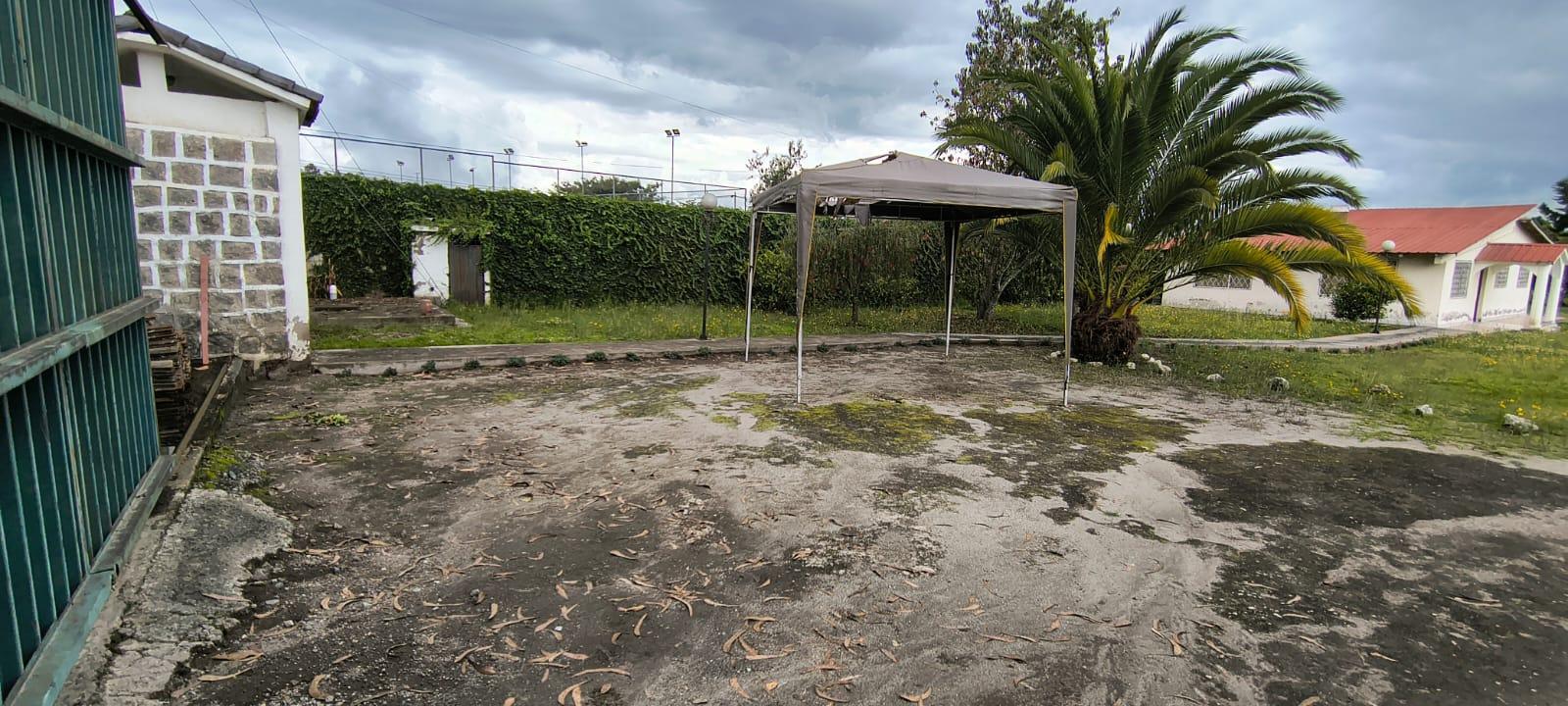 3,420 Square Meter Land in Mariana de Jesus 5