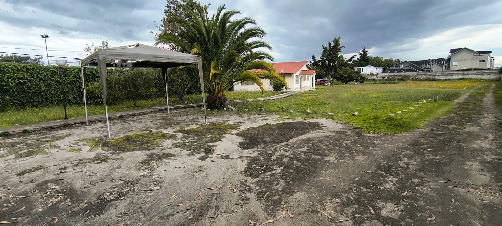 3,420 Square Meter Land in Mariana de Jesus 3