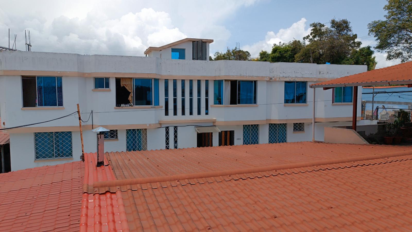 Terreno en venta en Pichincha | Quito | Calderón, Calderón - Marianitas, Terreno 5.000 m2, $130 m2, con Casa 310 m2 ¡¡GRATIS!!, 303 m²