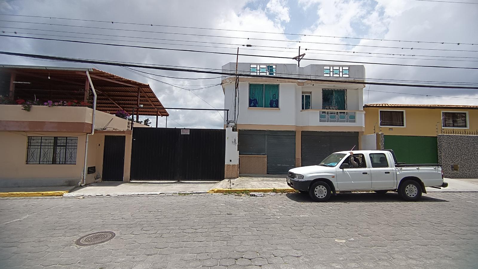 Terreno en venta en Pichincha | Quito | Calderón, Calderón - Marianitas, Terreno 5.000 m2, $130 m2, con Casa 310 m2 ¡¡GRATIS!!, 303 m²