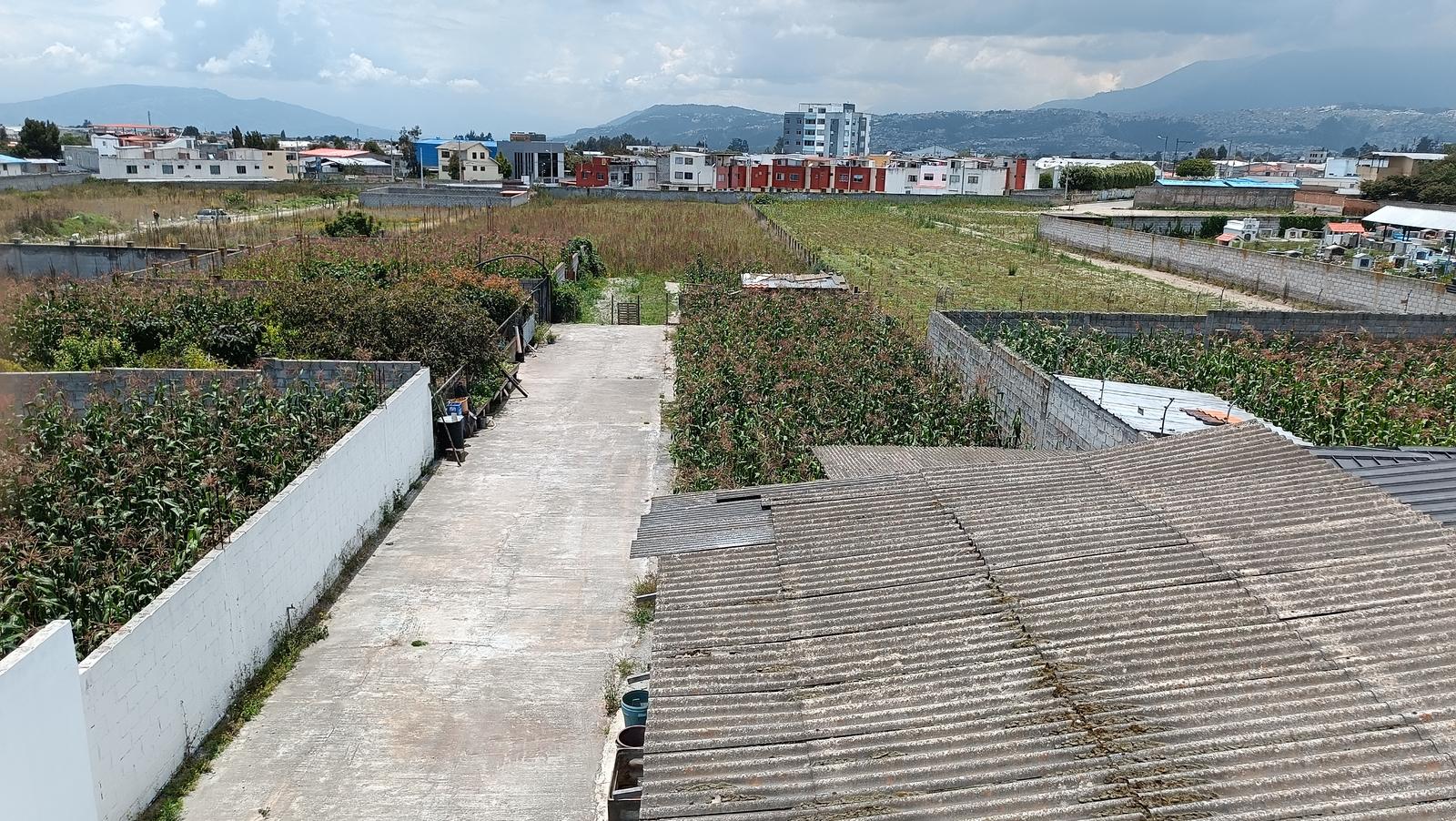Terreno en venta en Pichincha | Quito | Calderón, Calderón - Marianitas, Terreno 5.000 m2, $130 m2, con Casa 310 m2 ¡¡GRATIS!!, 303 m²