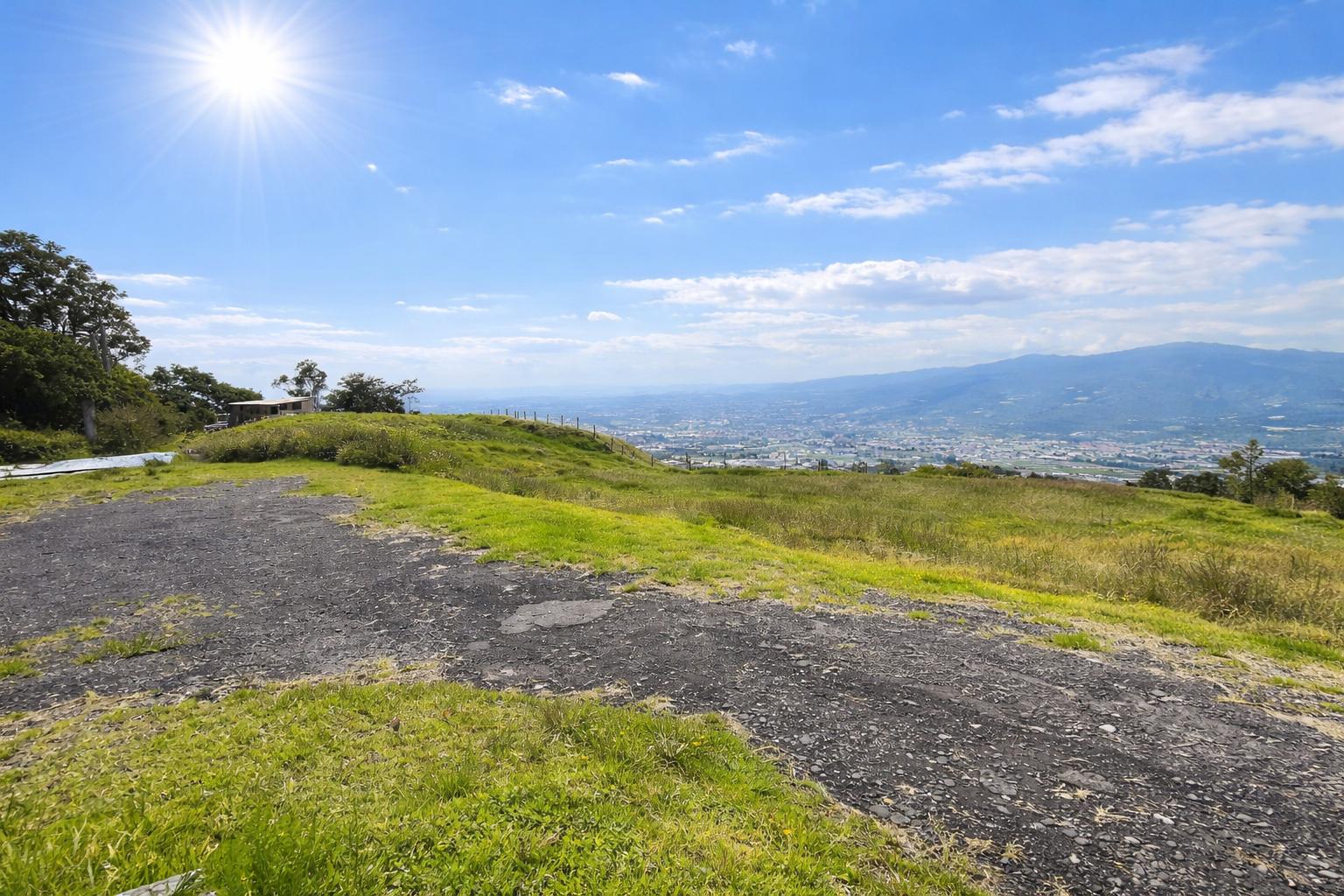 Terreno en alquiler en Pichincha | Quito | San Patricio de Cumbayá, Terreno en Renta – Santa Rosa / San Patricio de Cumbayá, 50 m²