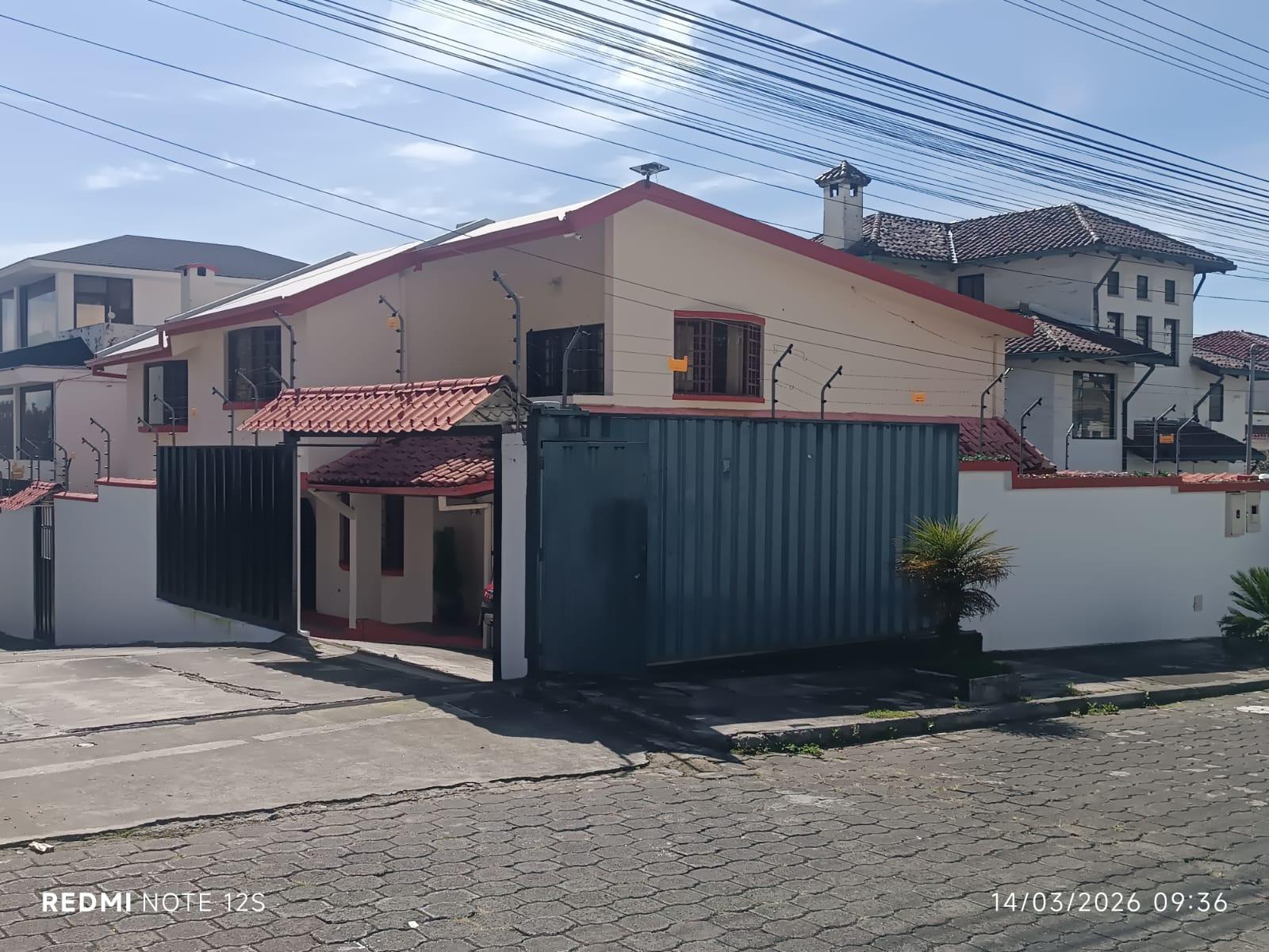 Casa en venta en Pichincha | Quito | El Pinar, Calle H. Oe9B-N4934 y Manuel Valdivieso. EL PINAR, 408 m²