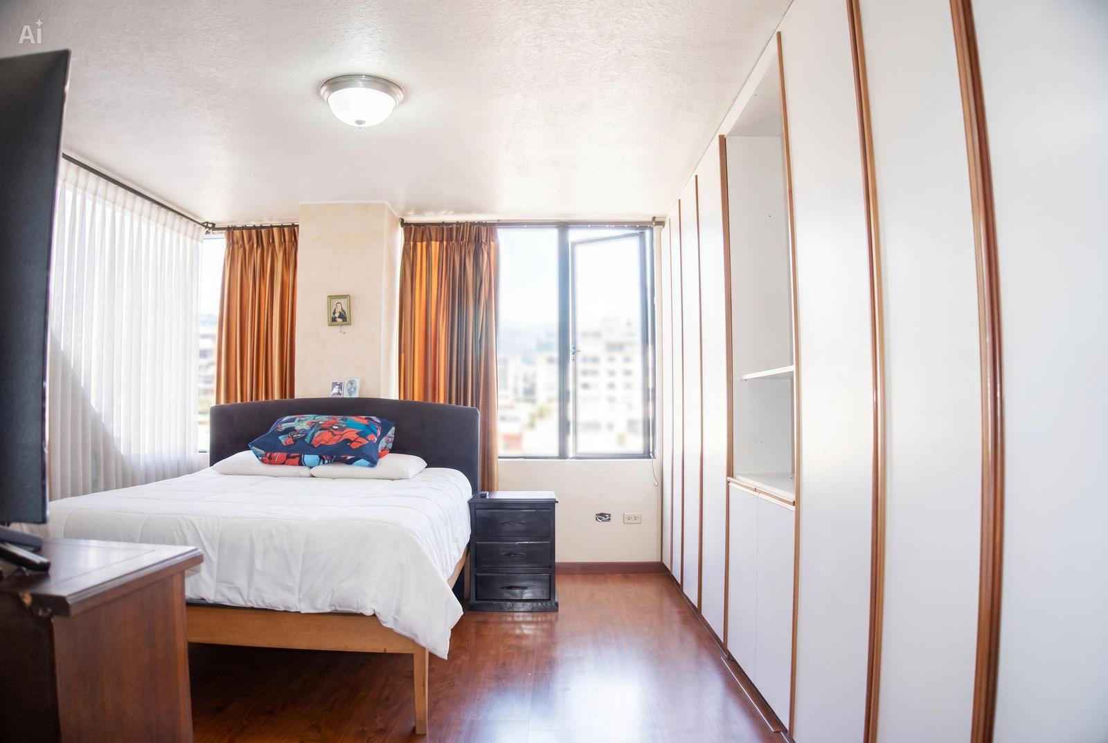 Departamento en venta en Pichincha | Quito | El Batán, Departamento en Venta El Batán calle Portete Sector UDLA La Carolina, 173 m²