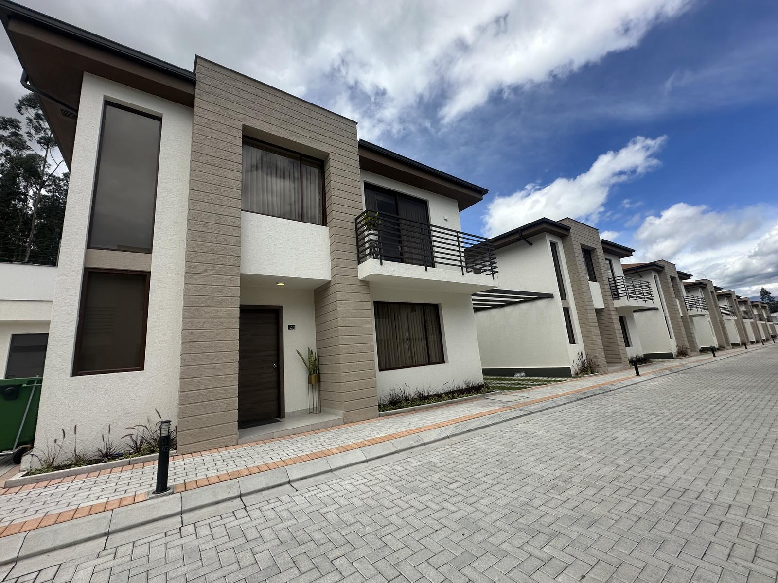 Casa en venta en Pichincha | Quito | Pifo, Pifo, Calle Calluma y Calle A, a 10 minutos de Tumbaco, 25 minutos de Quito, 213 m²