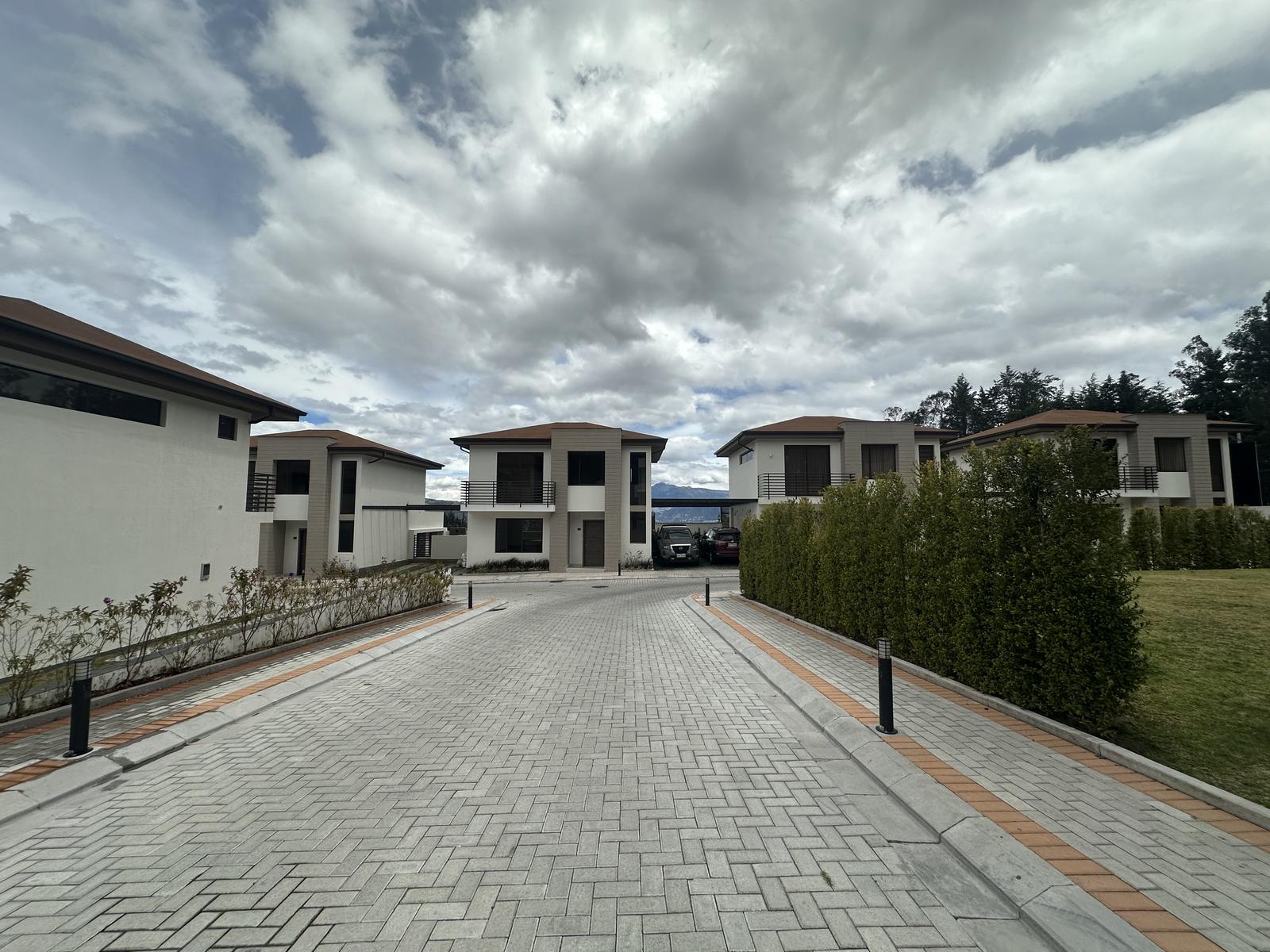 Casa en venta en Pichincha | Quito | Pifo, Pifo, Calle Calluma y Calle A, a 10 minutos de Tumbaco, 25 minutos de Quito, 213 m²