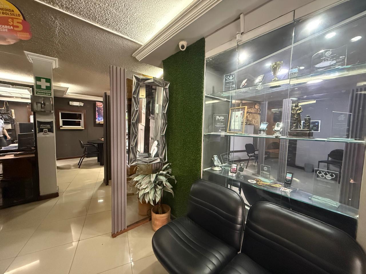 COMMERCIAL OFFICE SPACE FOR SALE AV DE LOS SHYRIS 4