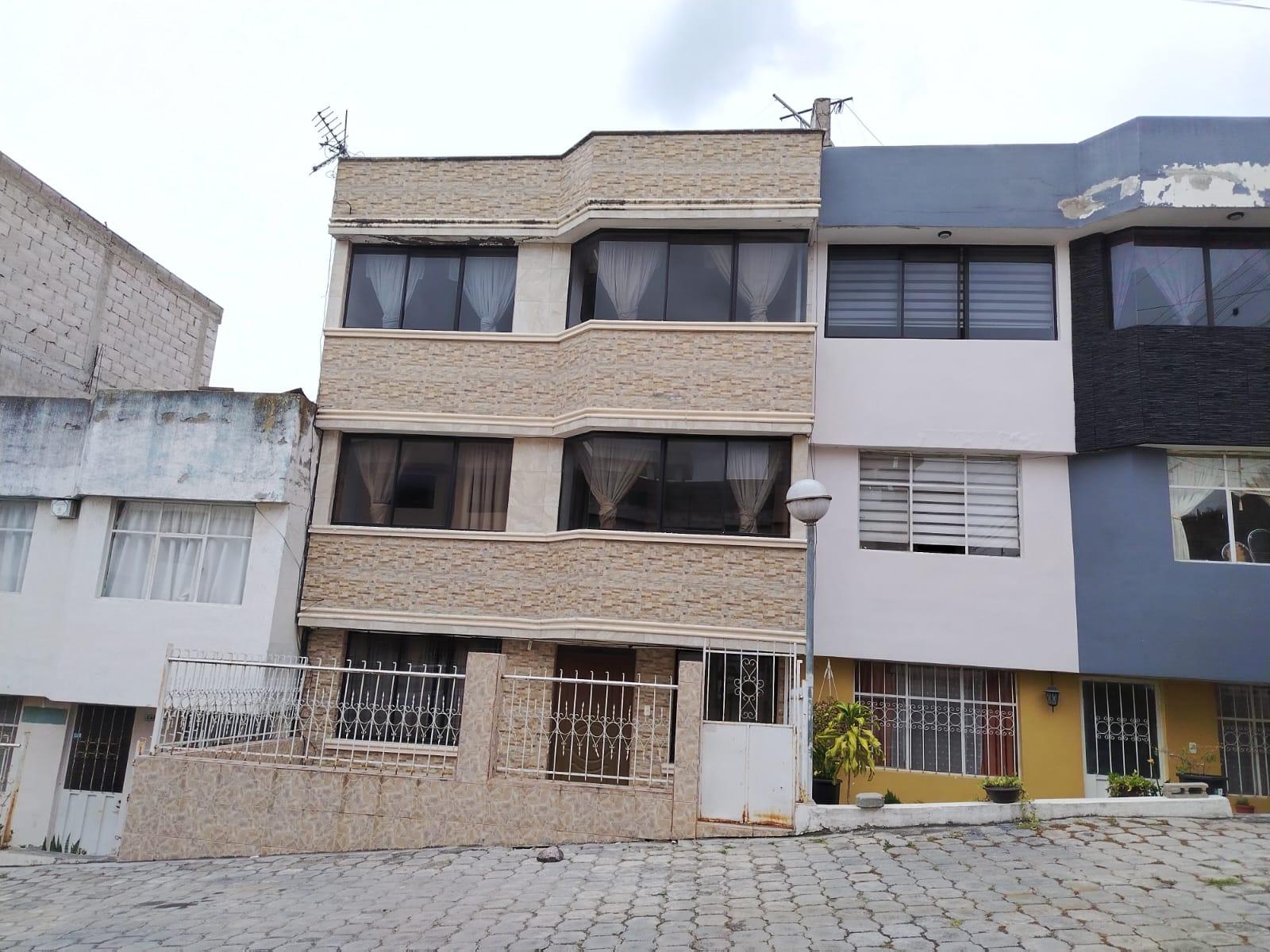 CASA EN VENTA - CALDERON - SAN JOSE 178 m2