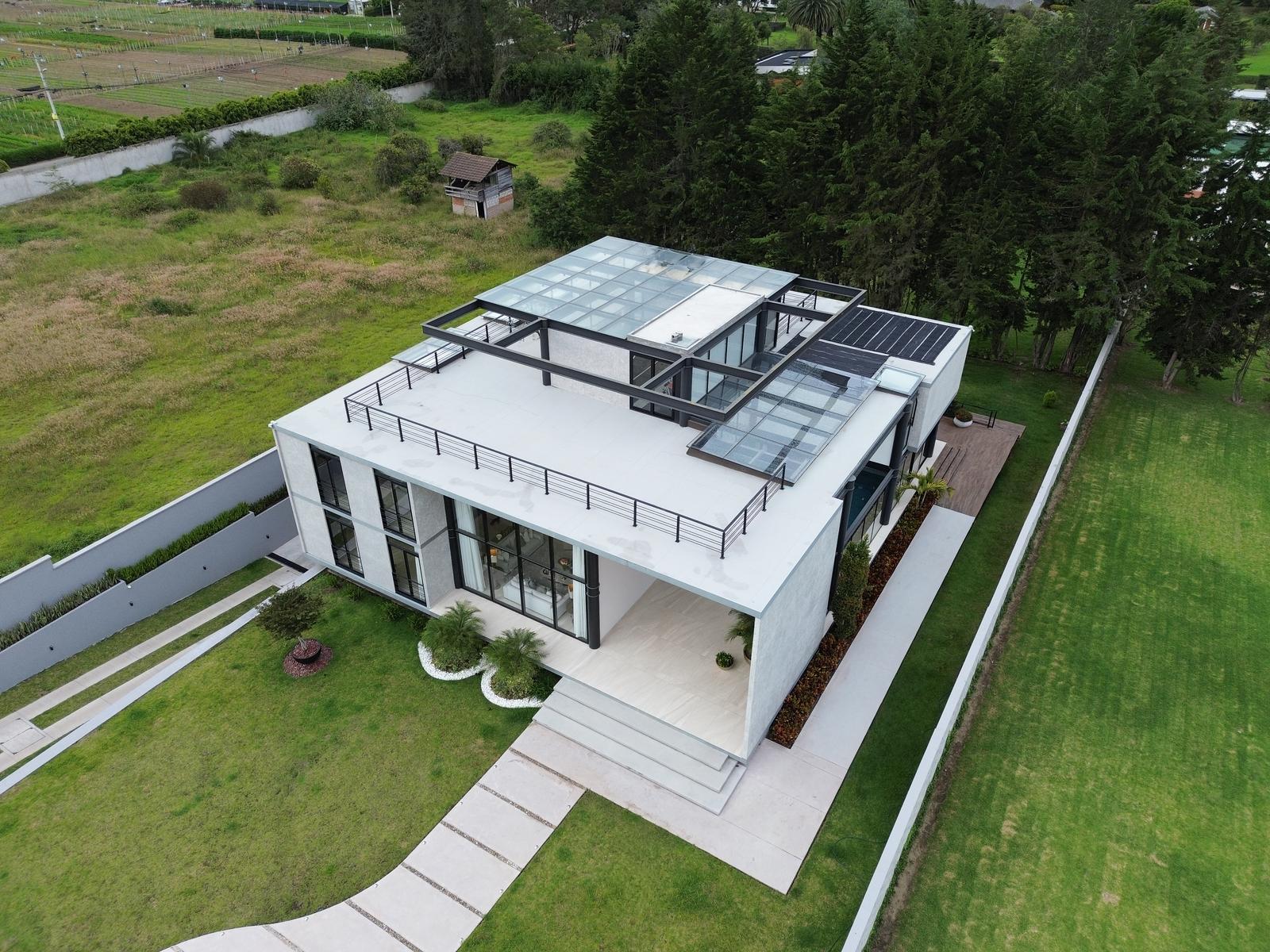 Casa en venta en Pichincha | Quito | Puembo, CASA ESTILO MINIMALISTA EN PUEMBO SECTOR ARRAYANES, 980 m²