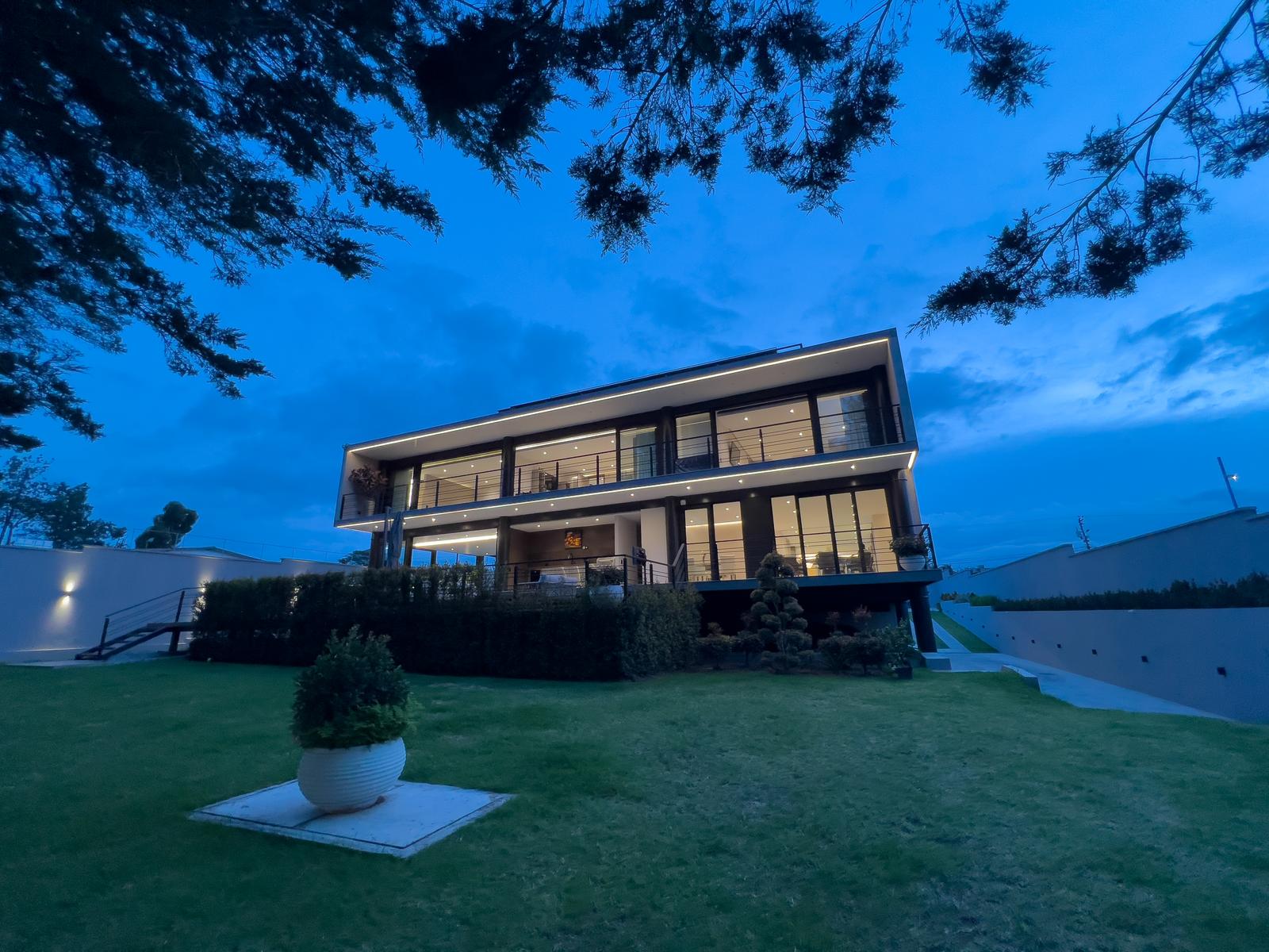 Casa en venta en Pichincha | Quito | Puembo, CASA ESTILO MINIMALISTA EN PUEMBO SECTOR ARRAYANES, 980 m²