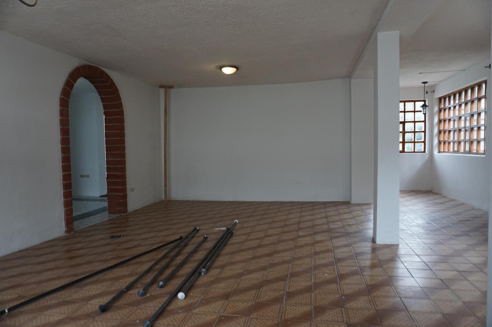 Casa en alquiler en Pichincha | Quito | Mitad del Mundo, Calacalí a un minuto del Parque Central, 150 m²