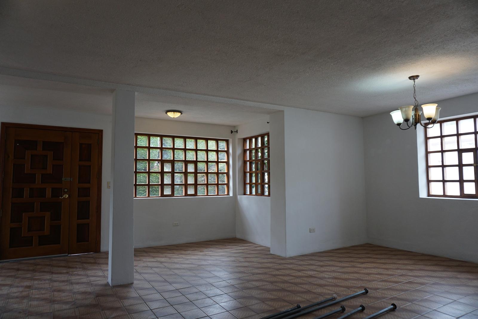 Casa en alquiler en Pichincha | Quito | Mitad del Mundo, Calacalí a un minuto del Parque Central, 150 m²