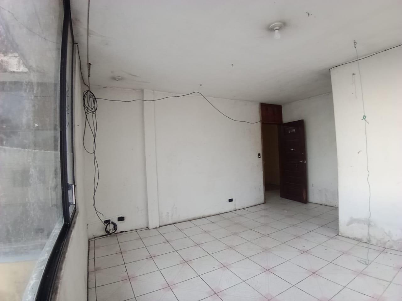 Foreclosure House for Sale, Downtown Santo Domingo near Antonio Neumane School $85,000 2