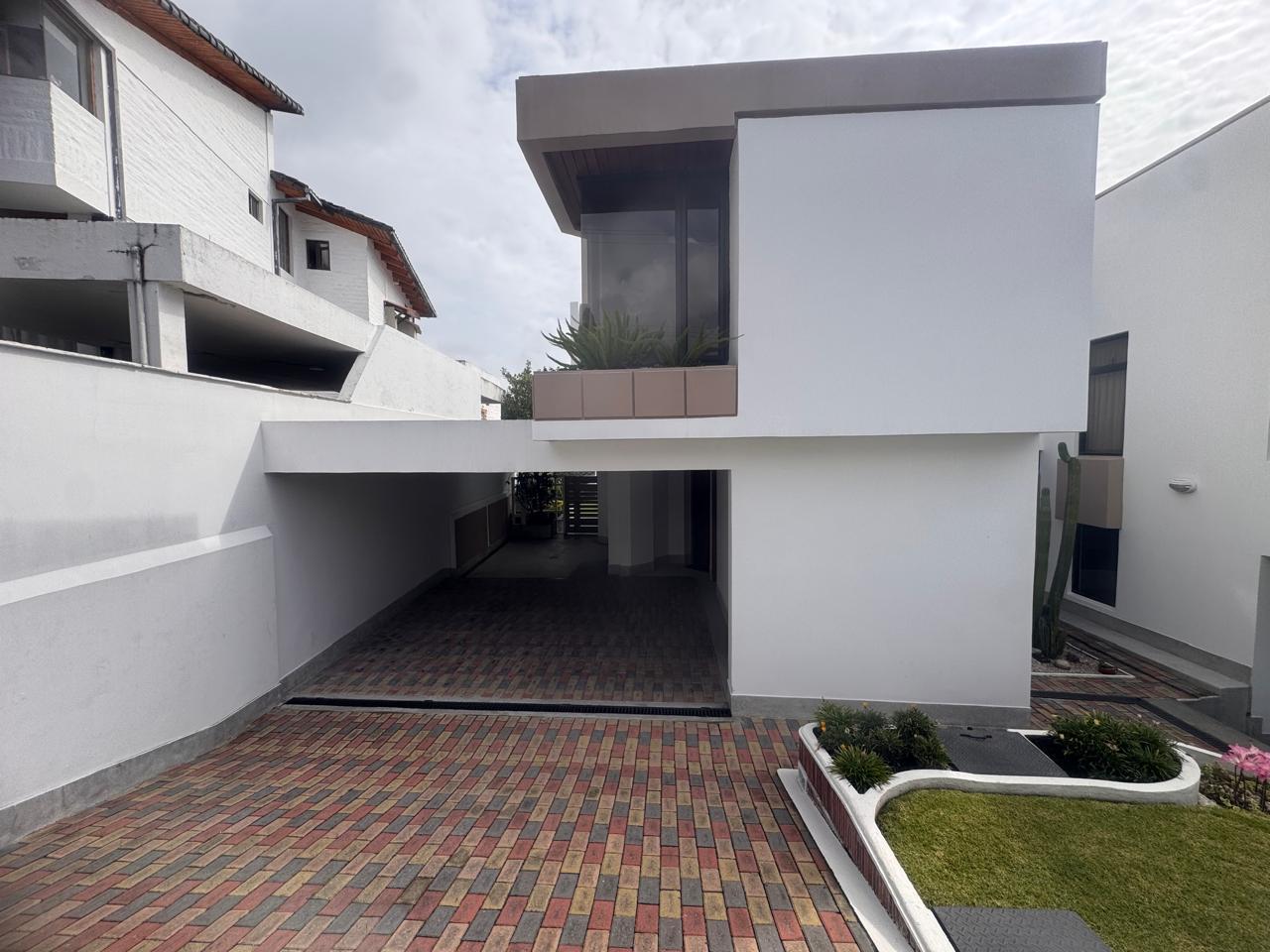 Casa en venta en Pichincha | Quito | Miravalle, CASA EN VENTA MIRAVALLE 2, 480 m²