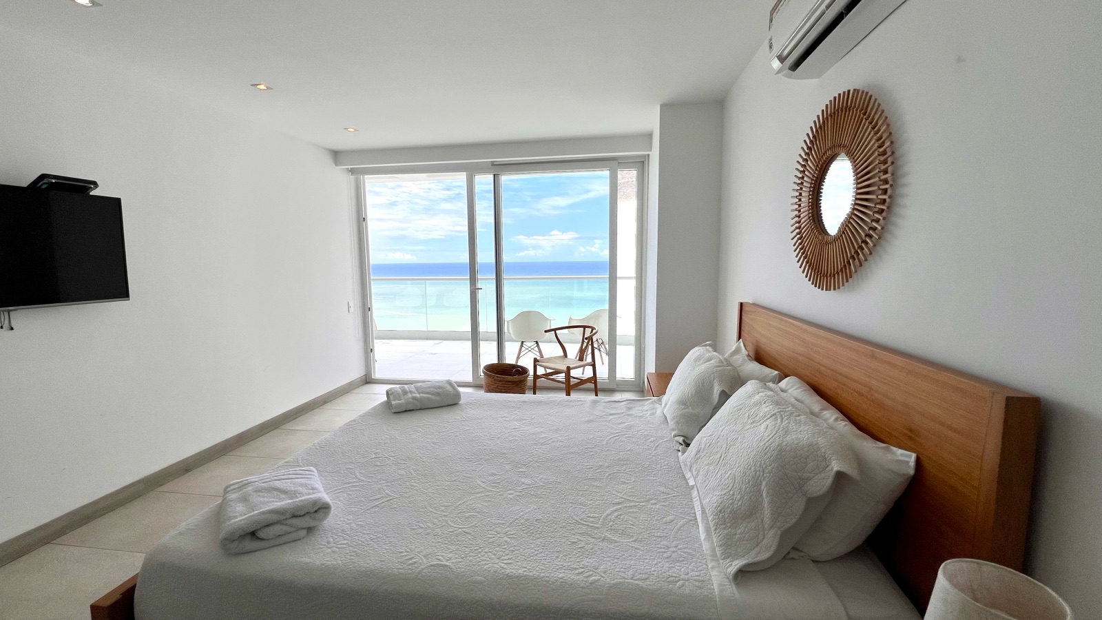 Furnished 2-Bedroom Apartment, Mykonos Building - Manta