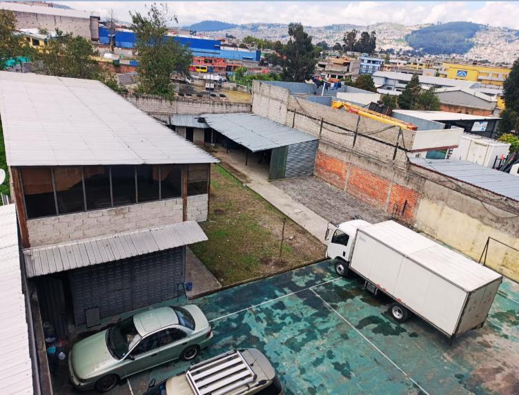 Commercial building for sale with apartments and retail spaces in Santa Barbara Baja 2