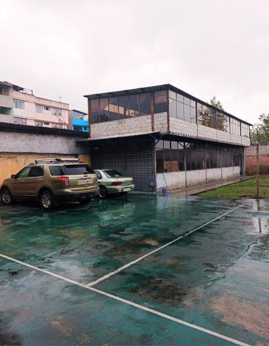Commercial building for sale with apartments and retail spaces in Santa Barbara Baja 4