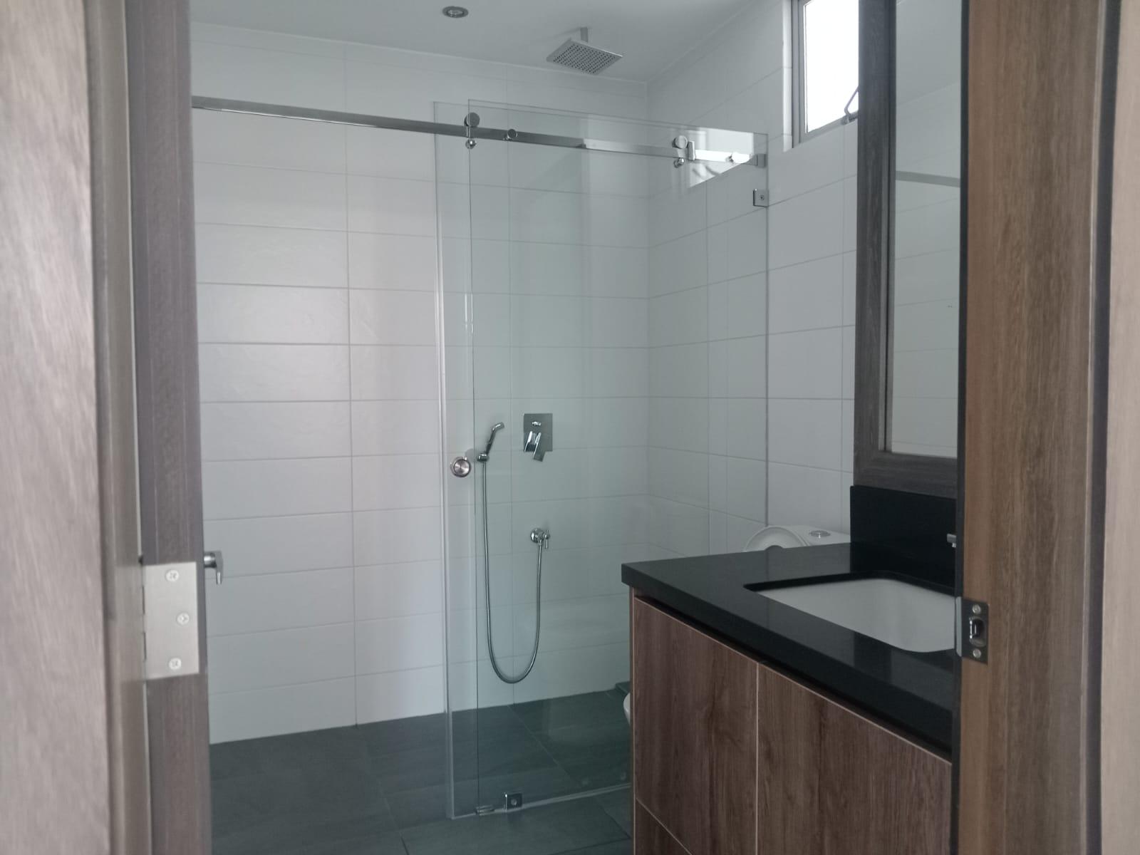 Oficina en venta en Pichincha | Quito | Centro Norte, Amazonas, frente a la Carolina