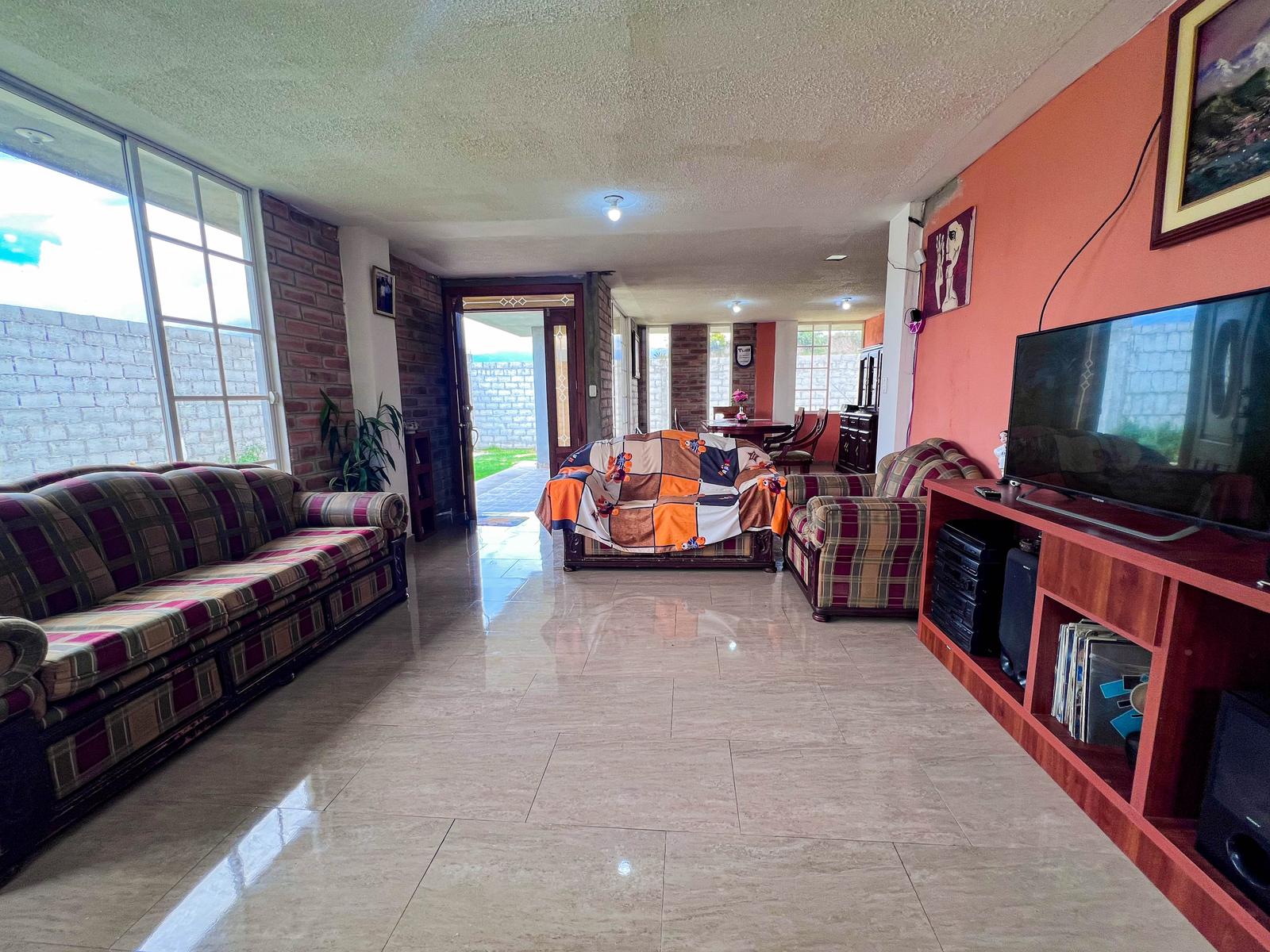 Casa en venta en Ecuador | Imbabura | Antonio Ante, Bello Horizonte -Frente de las canchas Juan Yepez, 205 m²
