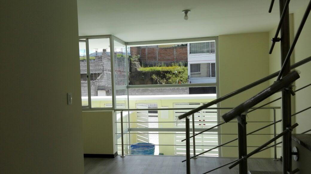 HOUSE FOR SALE IN CARCELEN 4