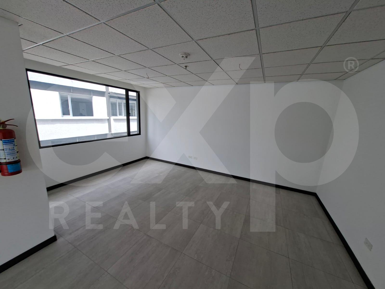 Sale of Brand New Office - Quito - La Carolina – High Floor with Balcony 3