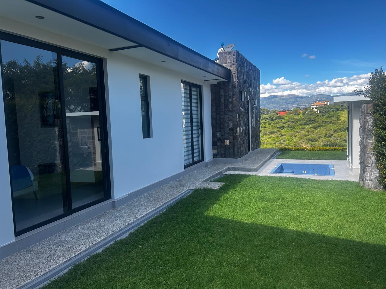 Casa en venta en Pichincha | Quito | Tumbaco, Urbanización Huertos del Eden Collaqui, 290 m²