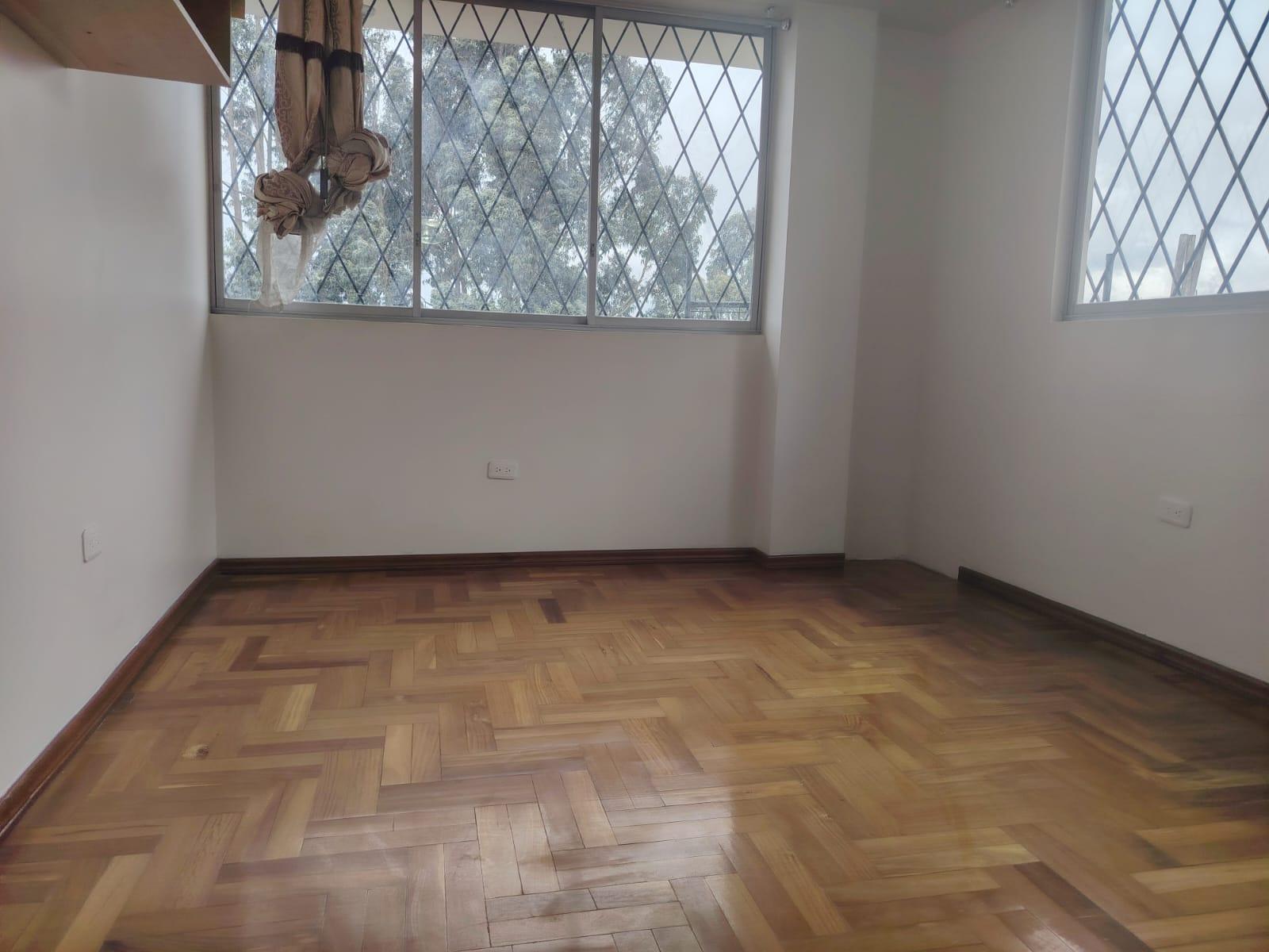 Income-Generating Property + Land + One Parking Space / Chillogallo 5
