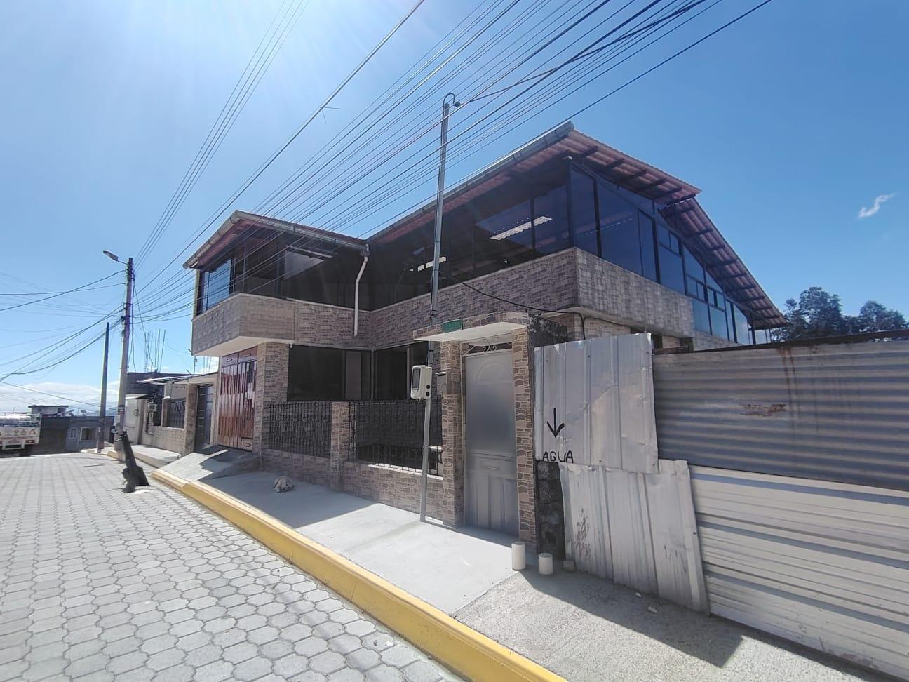 Income-Generating Property + Land + One Parking Space / Chillogallo 2