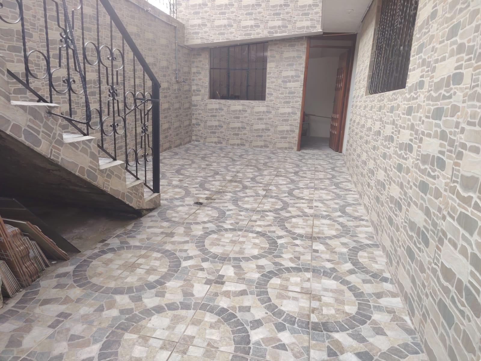 Casa en venta en Pichincha | Quito | Sur de Quito, Chillogallo, AAMPETRA, Av. Mariscal Sucre, FundepOrtes, Universidad Salesiana, 307 m²