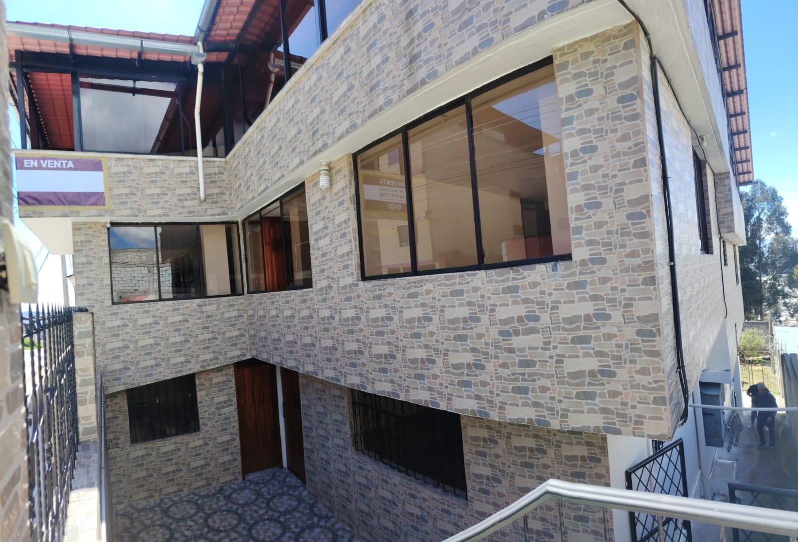 Income-Generating Property + Land + One Parking Space / Chillogallo