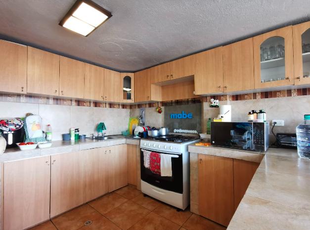 Income-Generating House in Calderón Sierra Hermosa Av. Carlos Mantilla 3