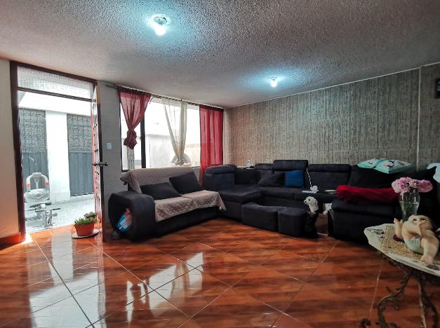 Casa en venta en Pichincha | Quito | Calderón, Calderón Sierra Hermosa urbanización San José Av. Carlos Mantilla, 484 m²