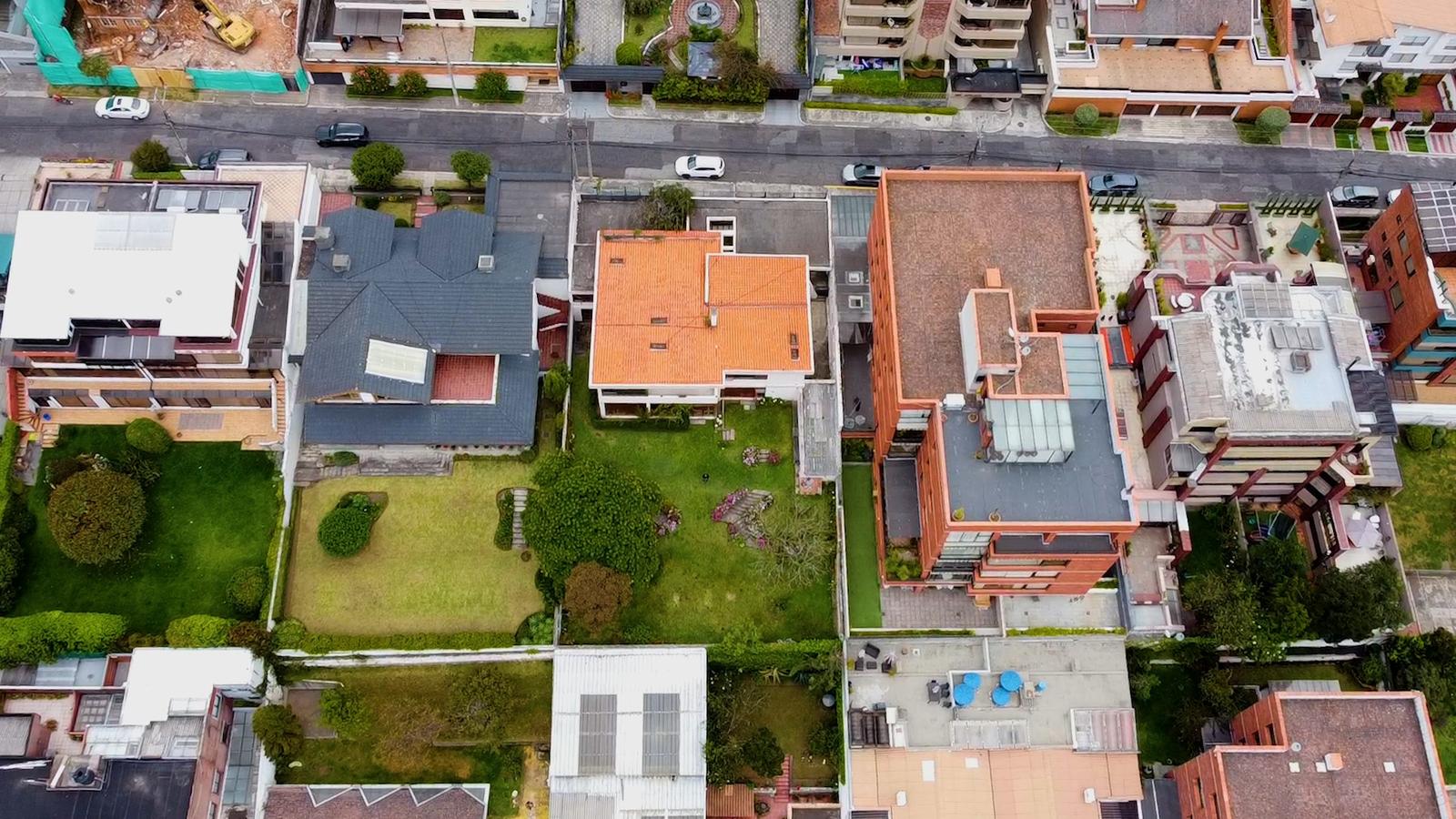 Terreno en venta en Pichincha | Quito | Quito Tenis, Terreno de Venta en el Quito Tenis Charles Darwin y Alcabalas, 930 m²