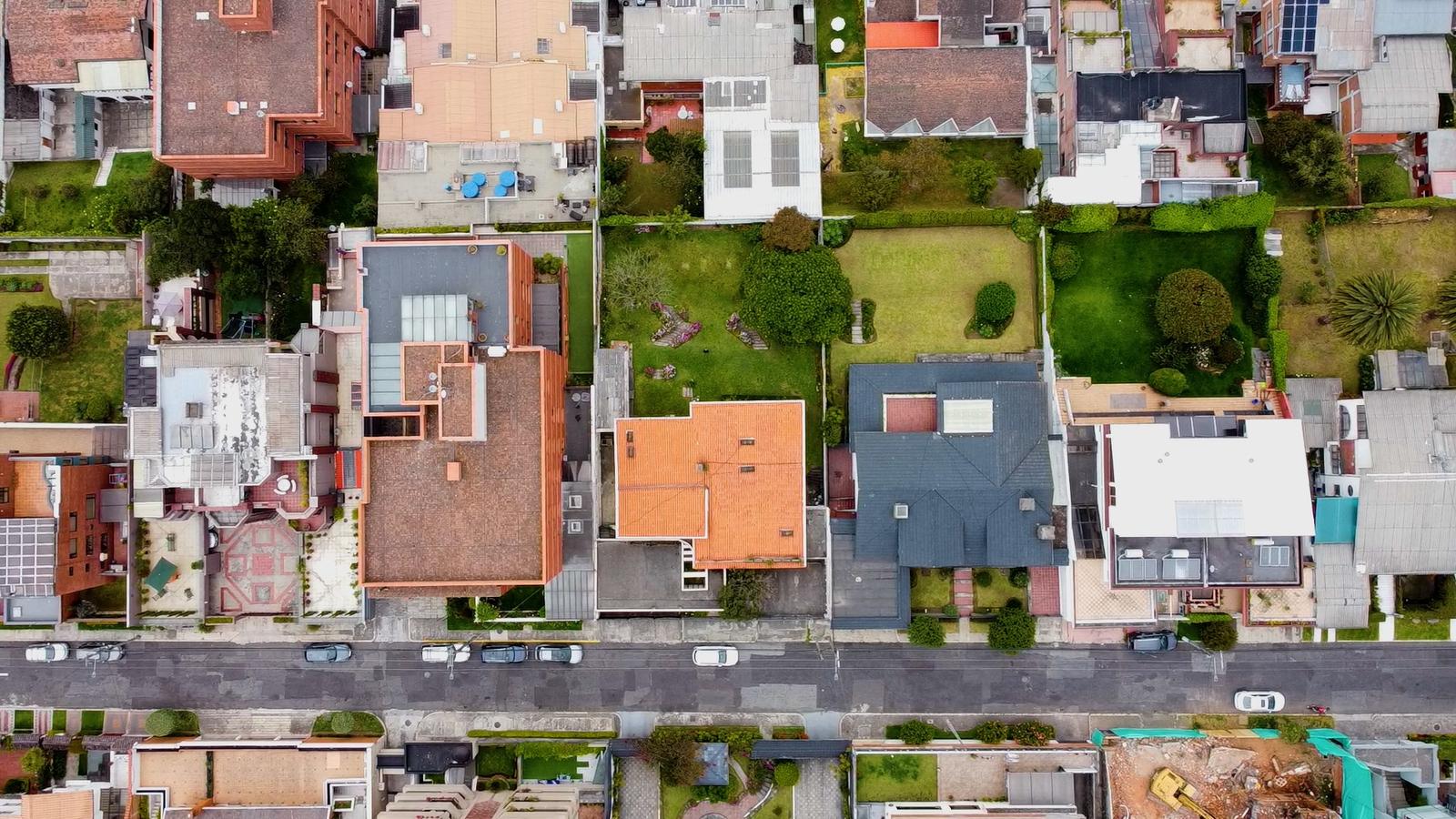 Terreno en venta en Pichincha | Quito | Quito Tenis, Terreno de Venta en el Quito Tenis Charles Darwin y Alcabalas, 930 m²