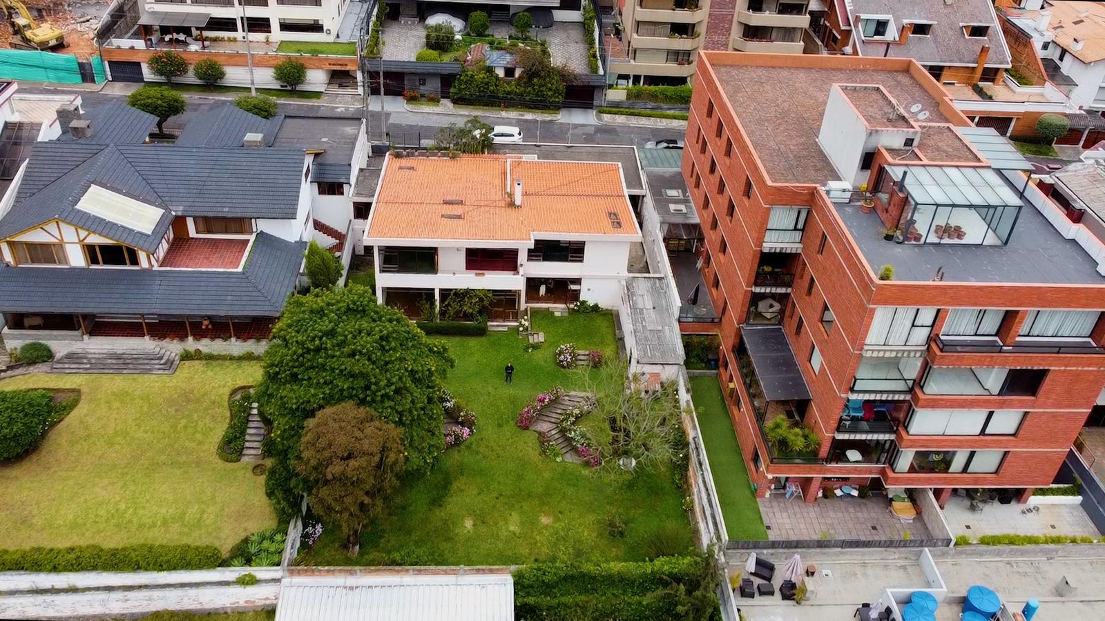 Terreno en venta en Pichincha | Quito | Quito Tenis, Terreno de Venta en el Quito Tenis Charles Darwin y Alcabalas, 930 m²