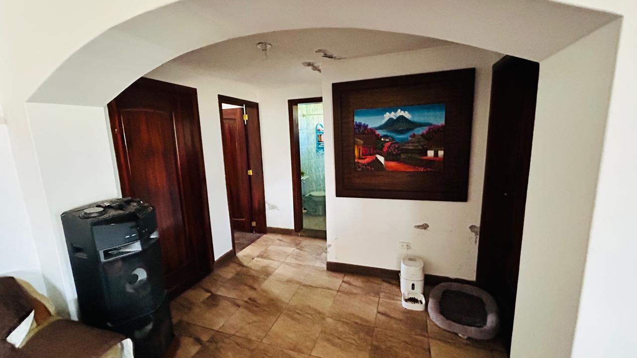 House for Sale with 6100m2 of Land in Tababela, Oyambarillo Sector 5