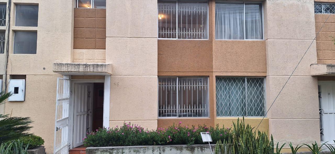 Casa en Venta en Mitad del Mundo  Urbanización Ciudad del SOL I