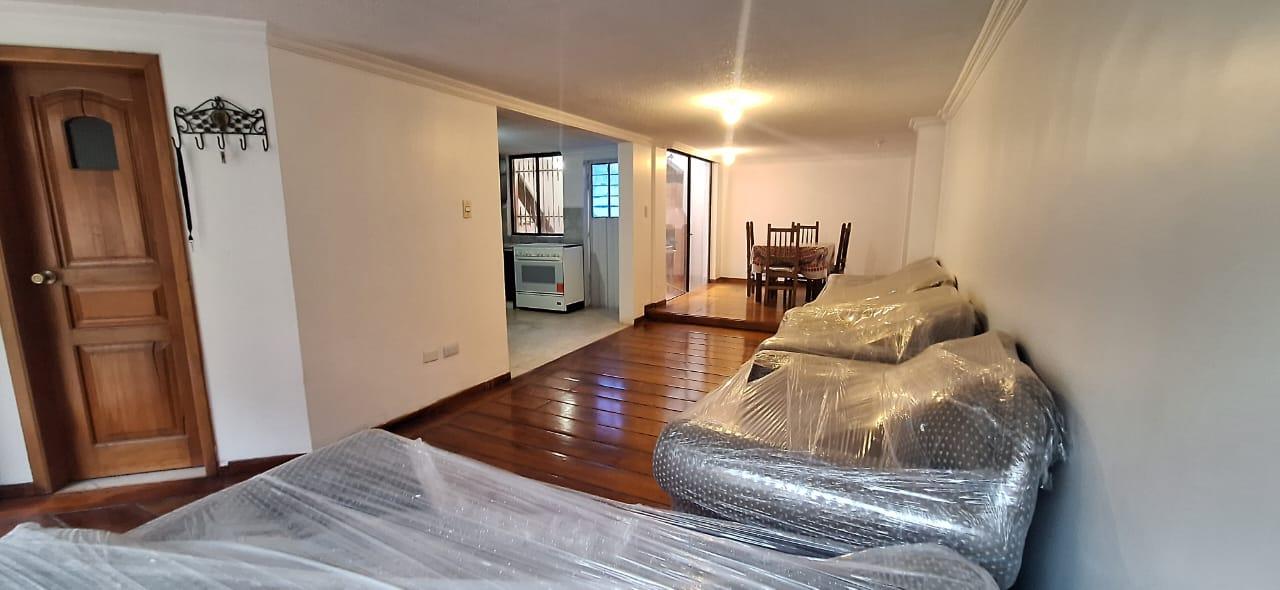 Casa en Venta en Mitad del Mundo  Urbanización Ciudad del SOL I