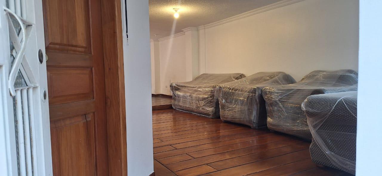 Casa en Venta en Mitad del Mundo  Urbanización Ciudad del SOL I