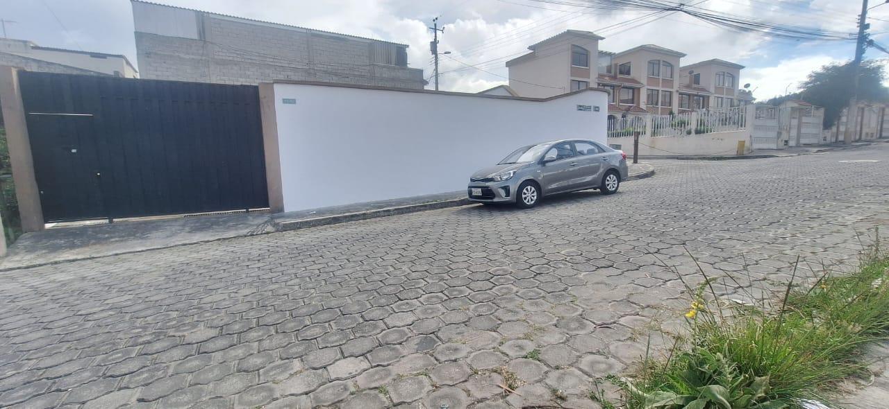 Casa en venta en Pichincha | Quito | Calderón, (Calle Oe12N Bernardo Legarda - N5-467) Sierra DoradaCalderón, 90 m²