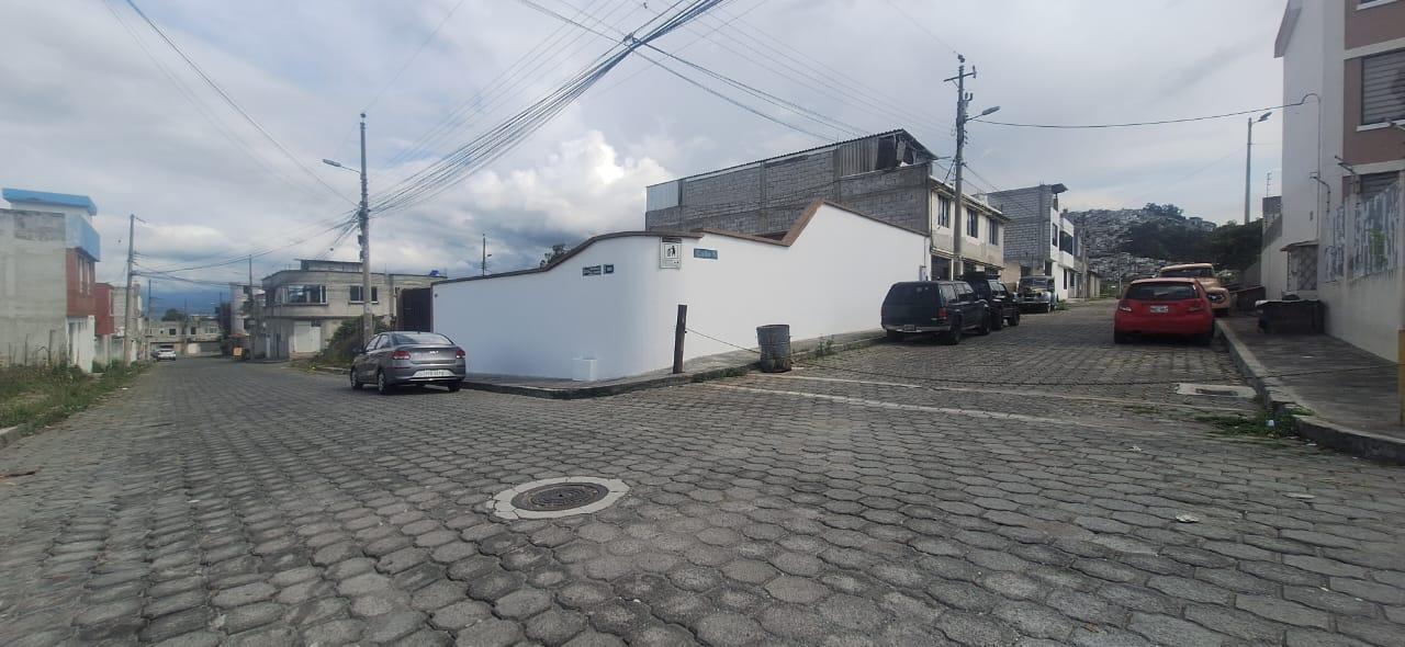 Casa en venta en Pichincha | Quito | Calderón, (Calle Oe12N Bernardo Legarda - N5-467) Sierra DoradaCalderón, 90 m²