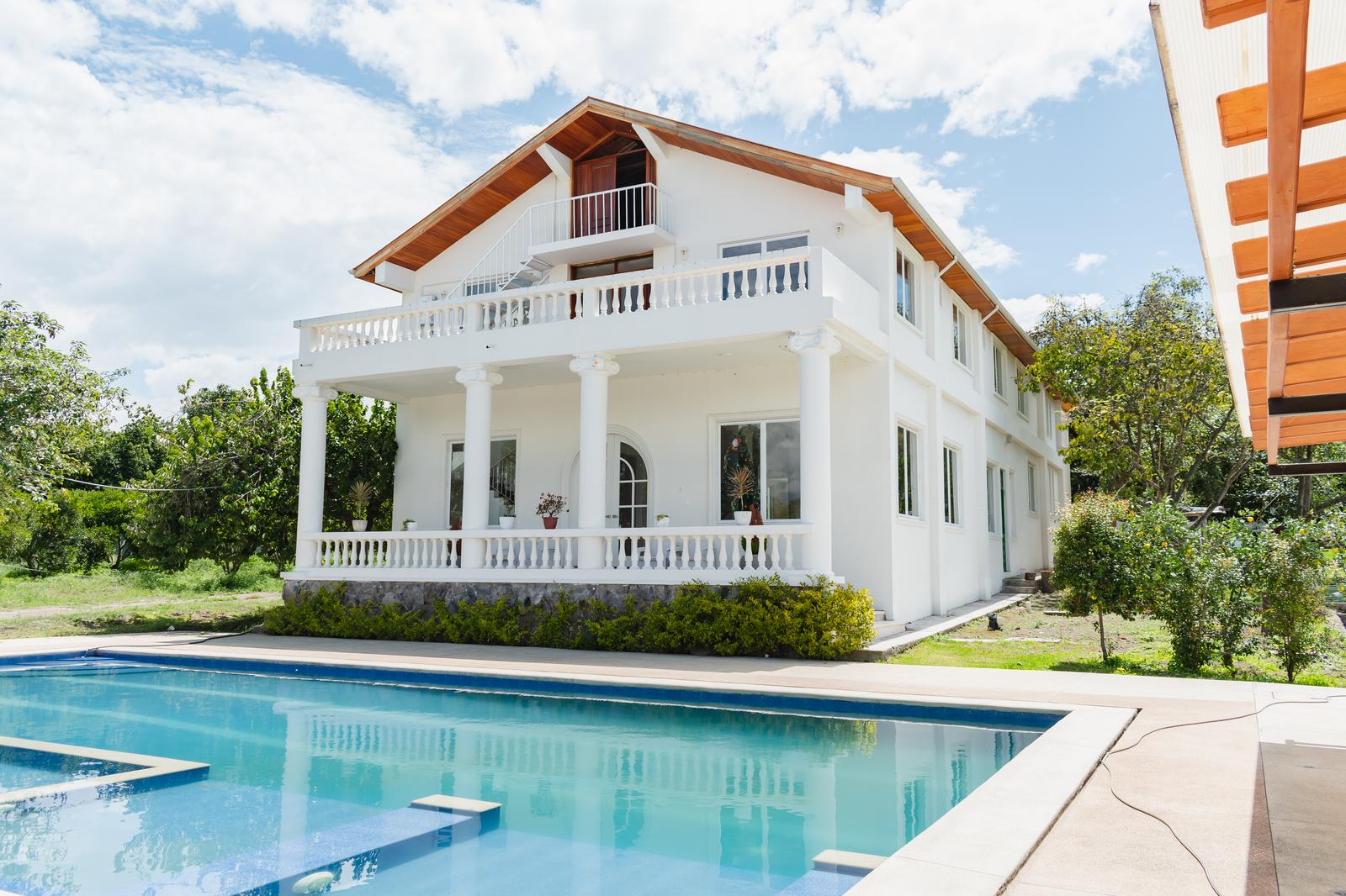 Land in Guayllabamba 2
