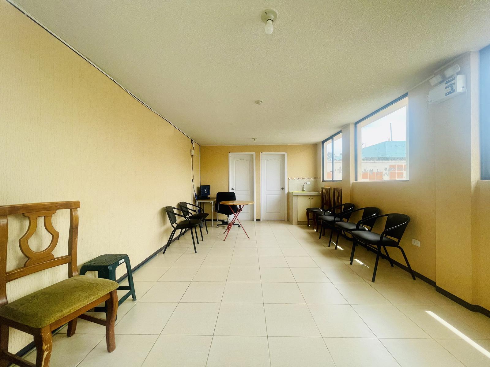 House for Sale in Calderón Sector, Zabala 99m2 3