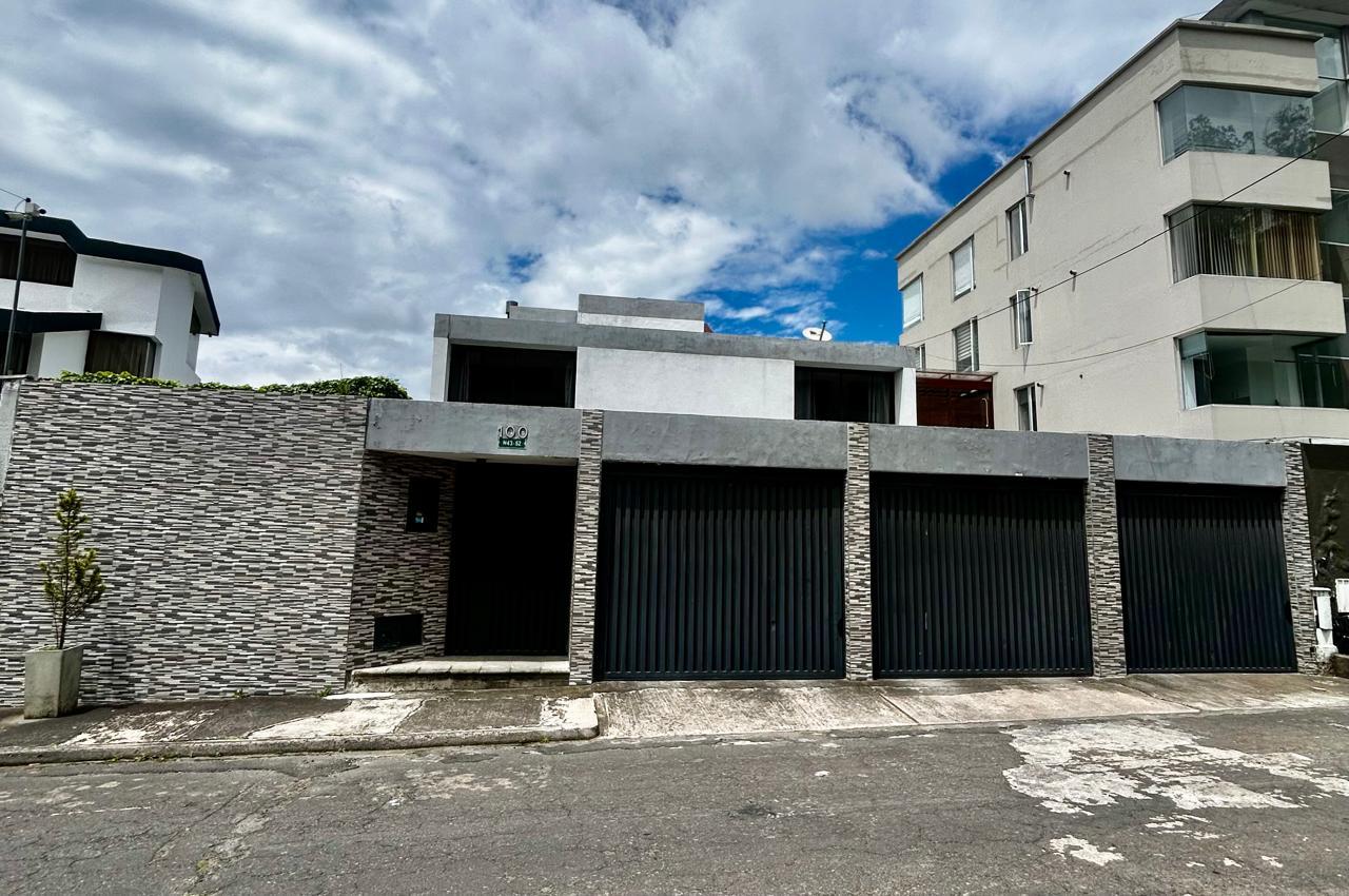 Casa en venta en Pichincha | Quito | Norte de Quito, Oe9A - N43-52 , QUITO TENIS GOLF CLUB, Rumipamba Sector El Bosque, 391 m²