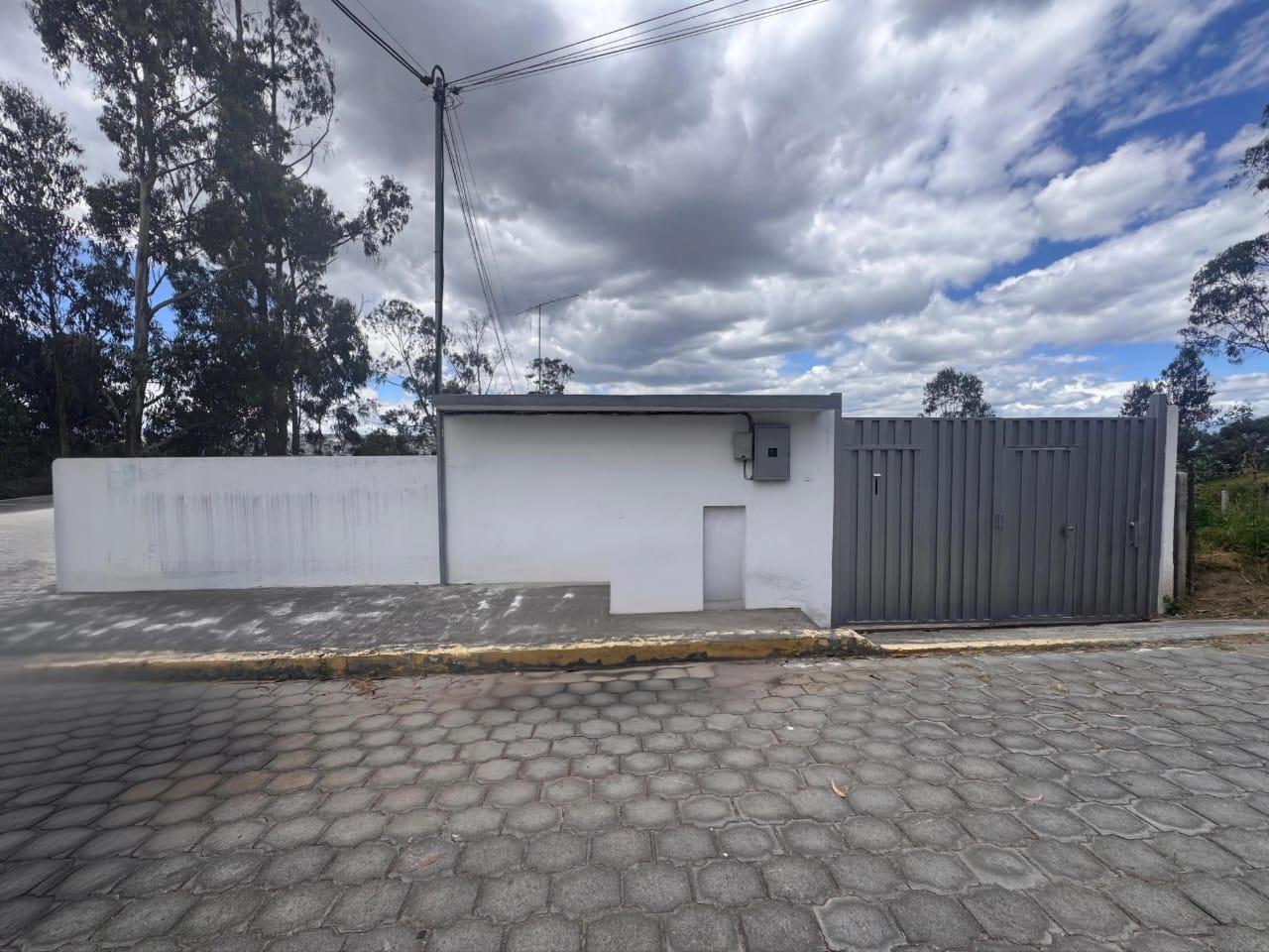 HOUSE FOR SALE - CARCELEN