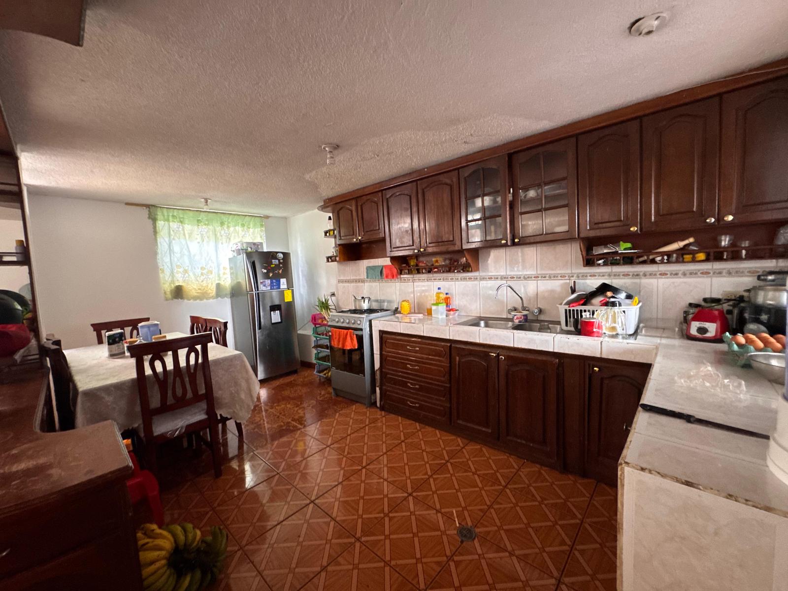 HOUSE FOR SALE - CARCELEN 4