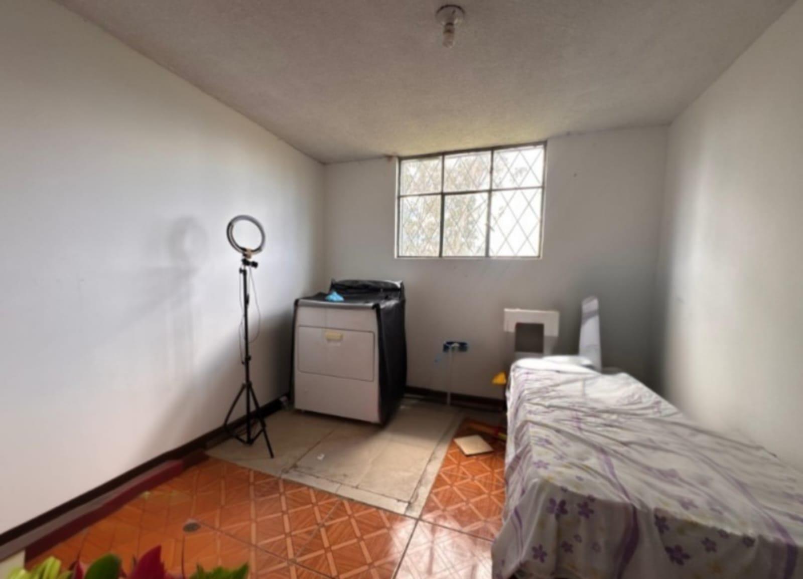 HOUSE FOR SALE - CARCELEN 3